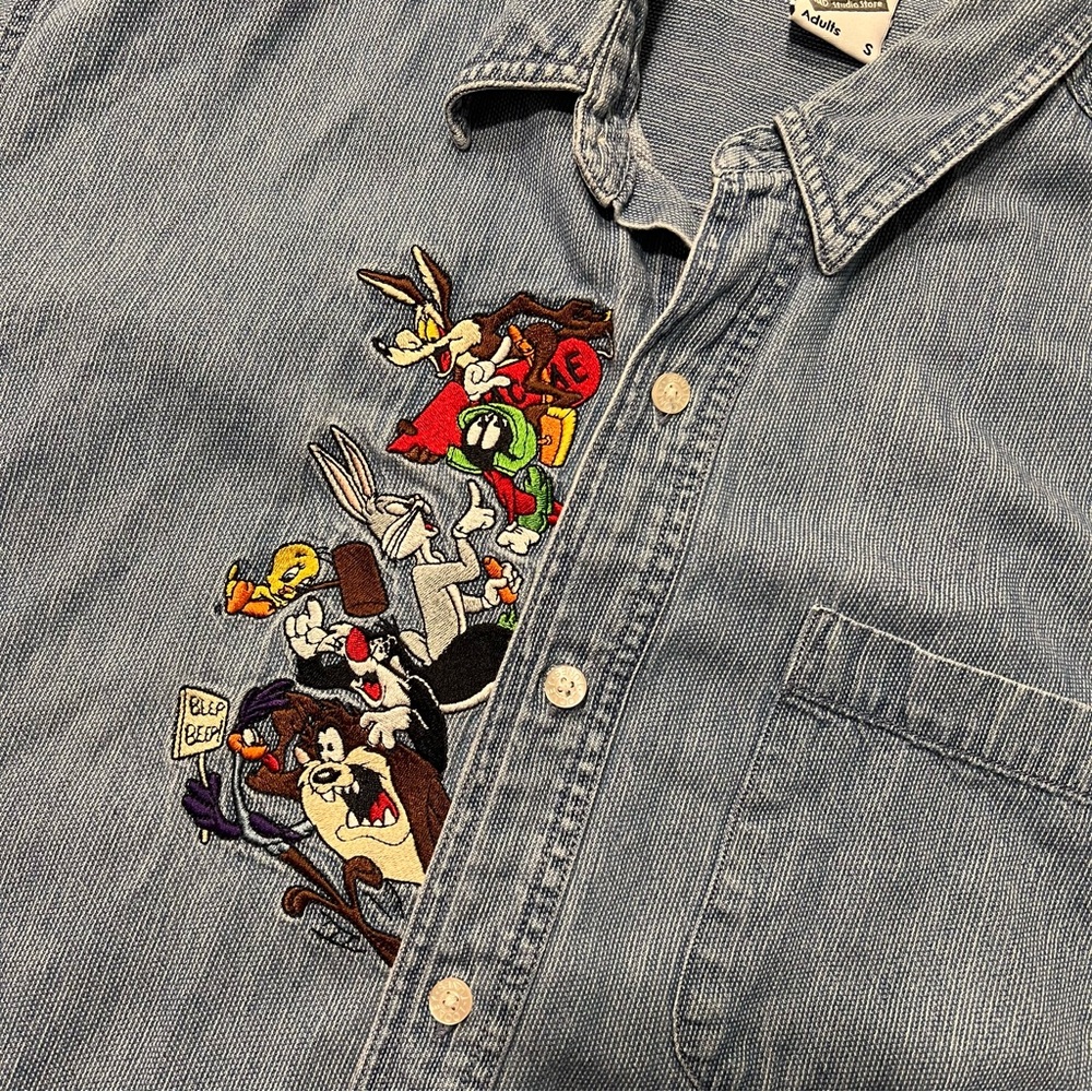 VTG 90s Warner Bros Looney Tunes Denim Embroidered button up shirt small - Picture 2 of 13